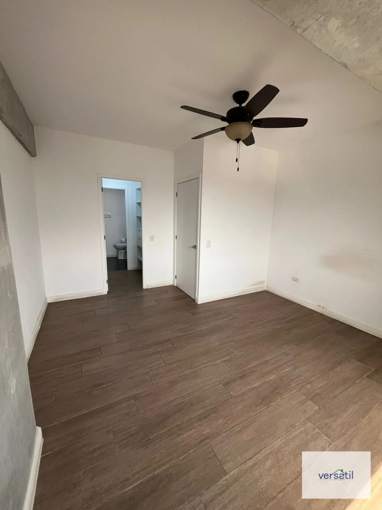 Bello Apartamento en Venta/ Con Inquilino — Apartamento en Venta en Granat, Zona 4, Guatemala, Ciudad — foto 12 de 13