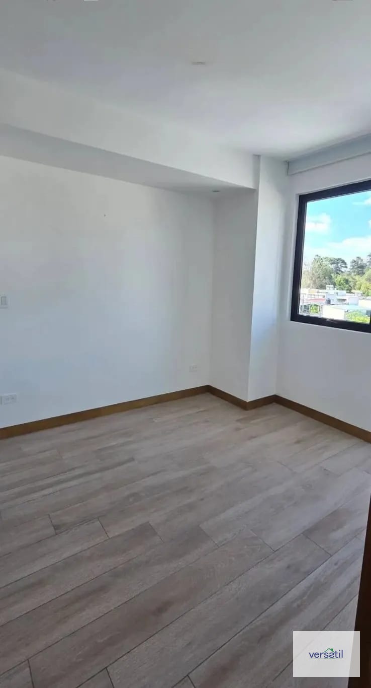 Dormitorio principal — Lindo y Moderno apartamento AOKI z.14 — Apartamento en Alquiler en Zona 14, Guatemala, Ciudad — foto 7 de 16