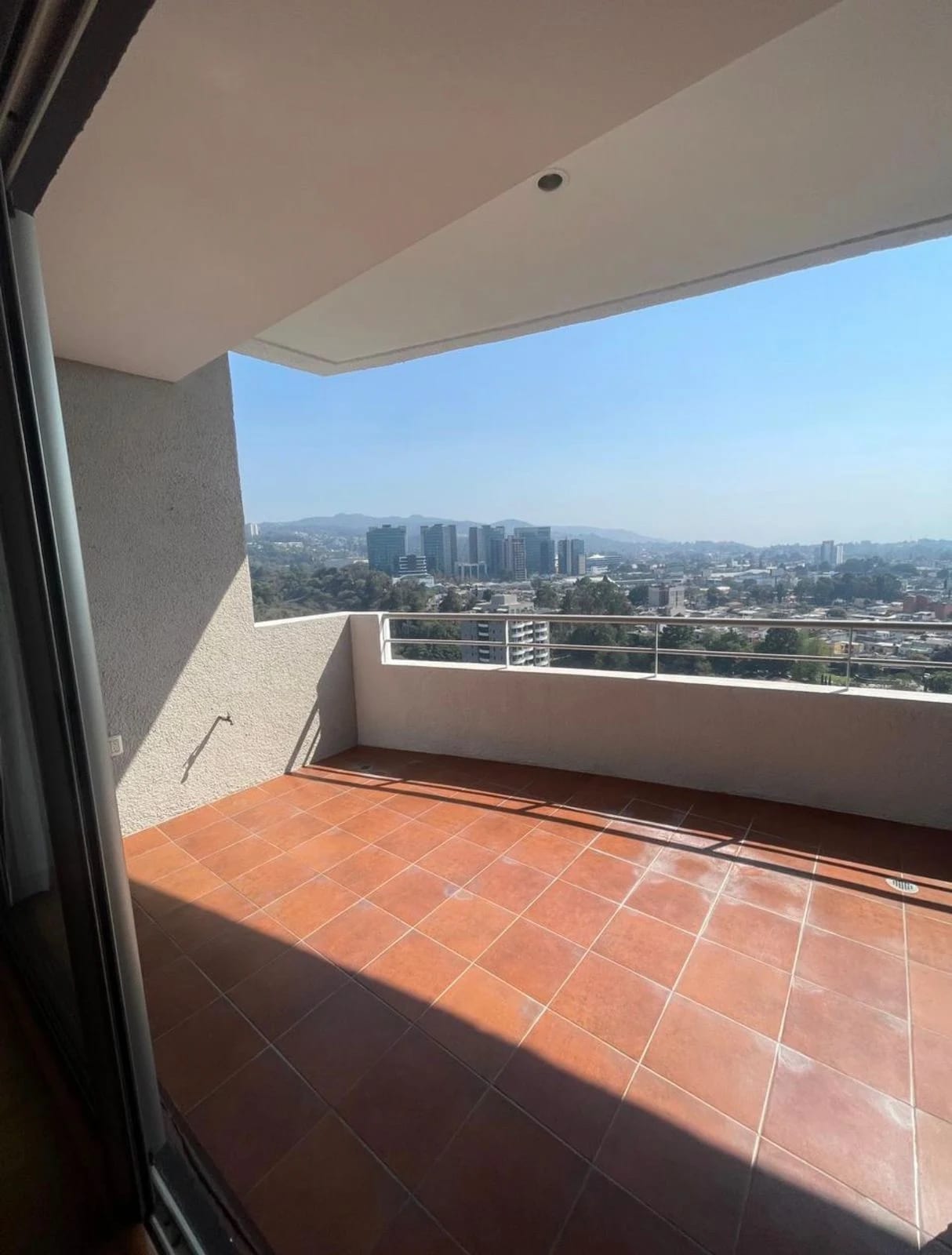 Apto en renta en zona 15 — Apartamento en Alquiler en Zona 15, Guatemala, Ciudad — foto 4 de 10