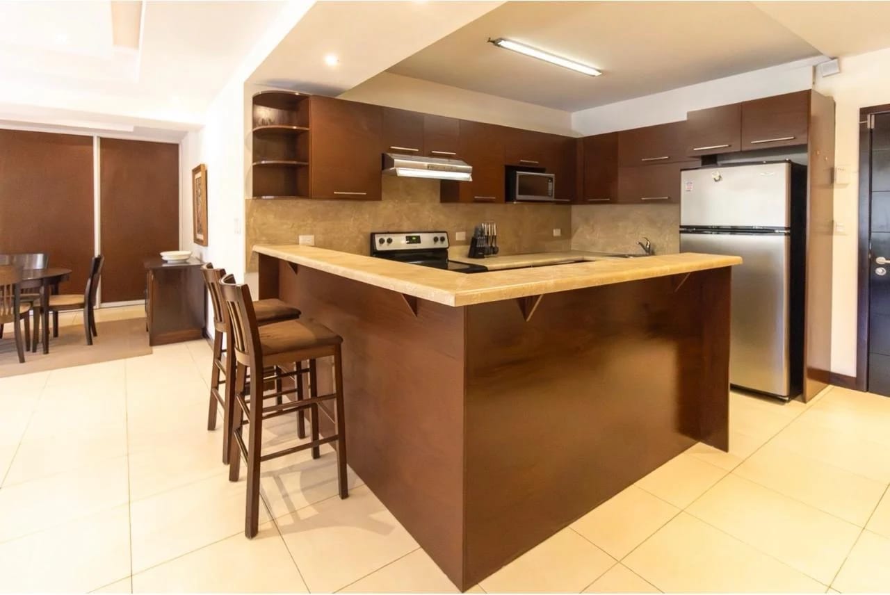 Apto amueblado en zona 14 — Apartamento en Alquiler en Zona 14, Guatemala, Ciudad — foto 2 de 7