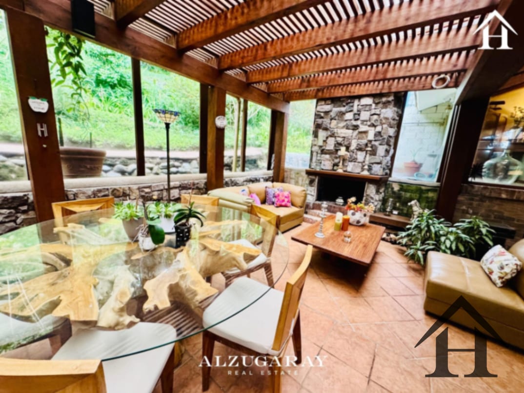 Casa con Pérgola y Jardín Residenciales La Cruz — Casa en Venta en Santa Catarina Pinula, Guatemala, Ciudad — foto 2 de 10