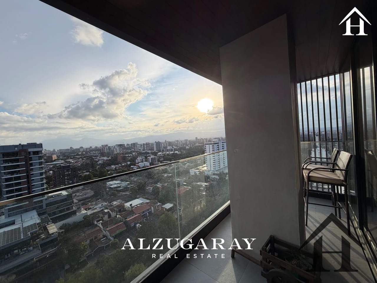 Apto espectacular zona 15 VH1 Gaura / 5 🚗 — Apartamento en Alquiler en Gaura, Zona 15, Guatemala, Ciudad — foto 1 de 10