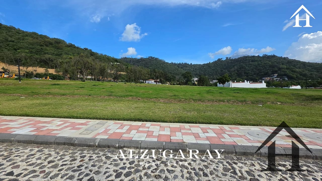 Terreno plano Cond. paseo Antigua — Terreno en Venta en Antigua, Sacatepéquez — foto 1 de 4