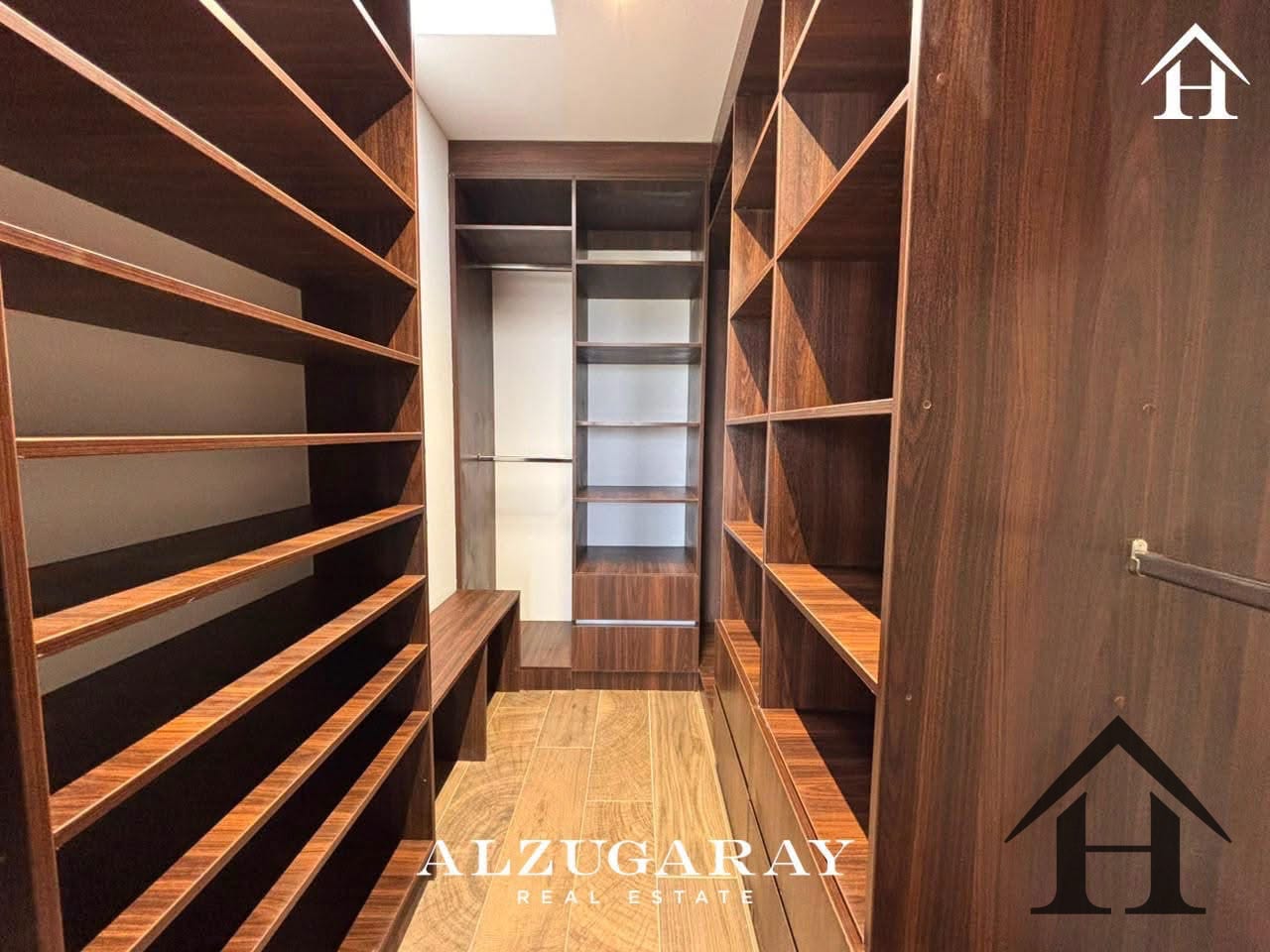 Casa moderna Carr. A Santa Elena Barillas Cond Diamantes de Gadiel — Casa en Venta en Carretera a El Salvador, Guatemala, Ciudad — foto 10 de 11