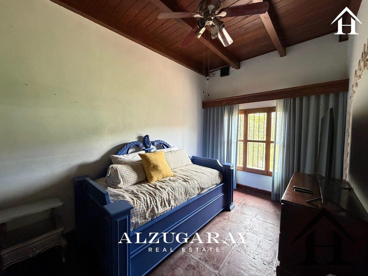 Casa con jardín ÚNICA en casco central Antigua — Casa en Venta en Dentro del Casco, Antigua, Sacatepéquez — foto 13 de 17