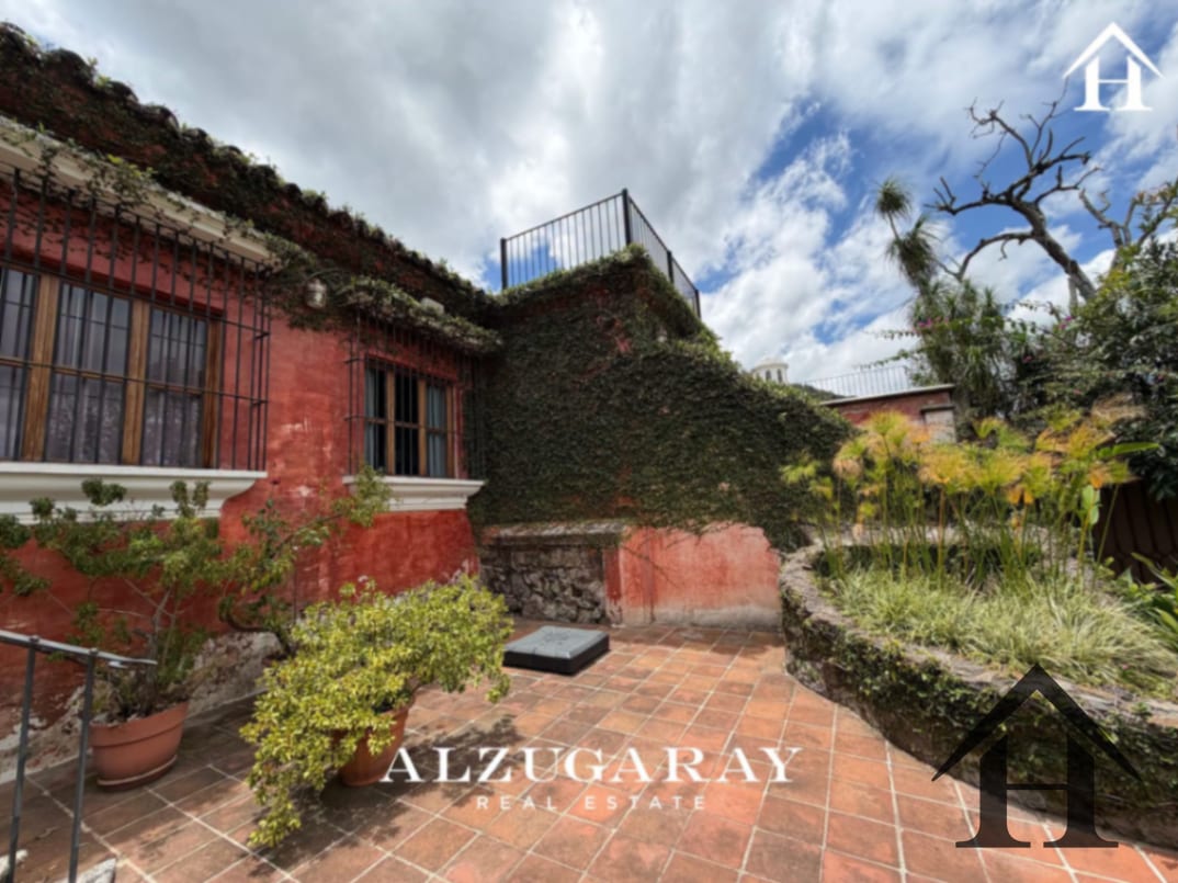 Casa con jardín ÚNICA en casco central Antigua — Casa en Venta en Dentro del Casco, Antigua, Sacatepéquez — foto 16 de 17