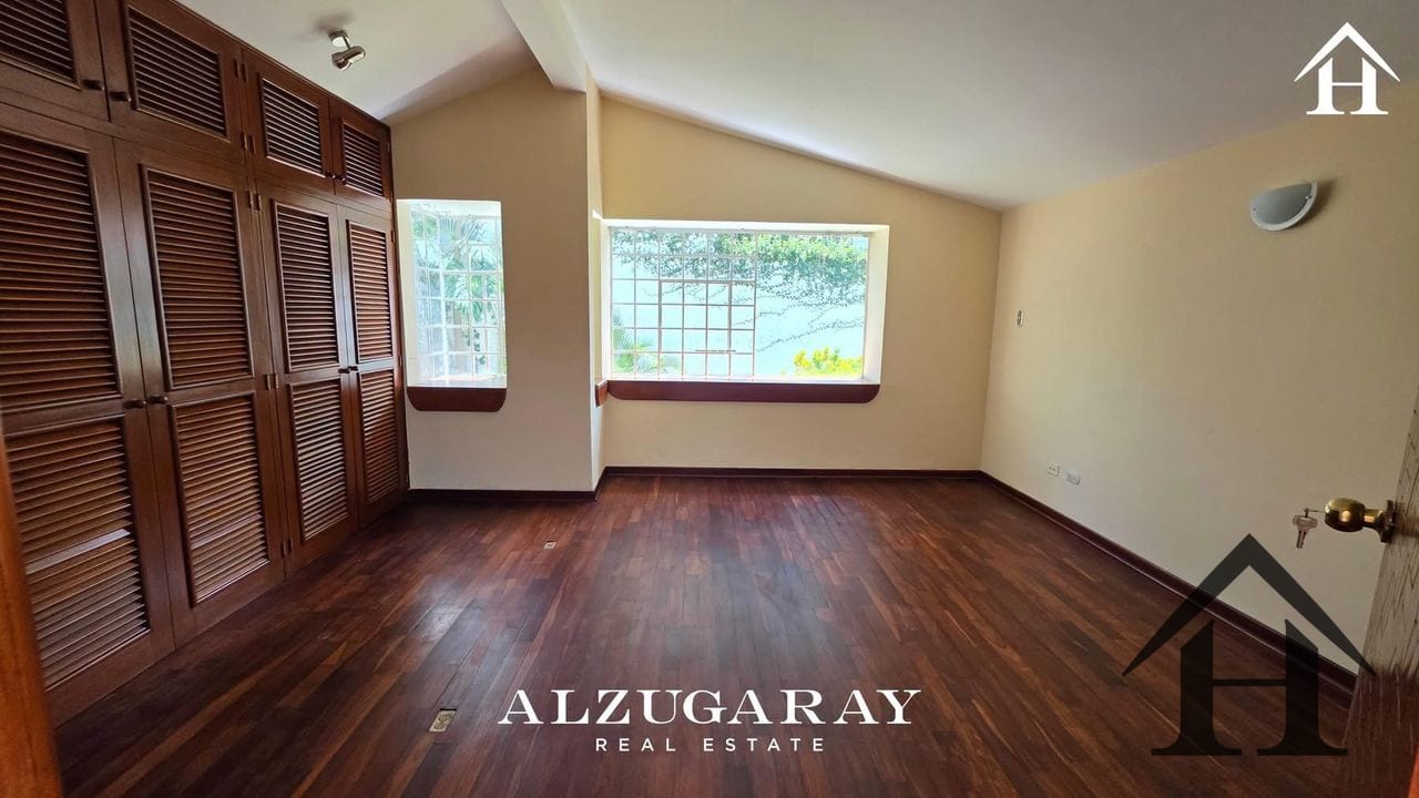 Casa amplia Cond atras diagonal 6, zona 10 — Casa en Venta en Zona 10, Guatemala, Ciudad — foto 4 de 10