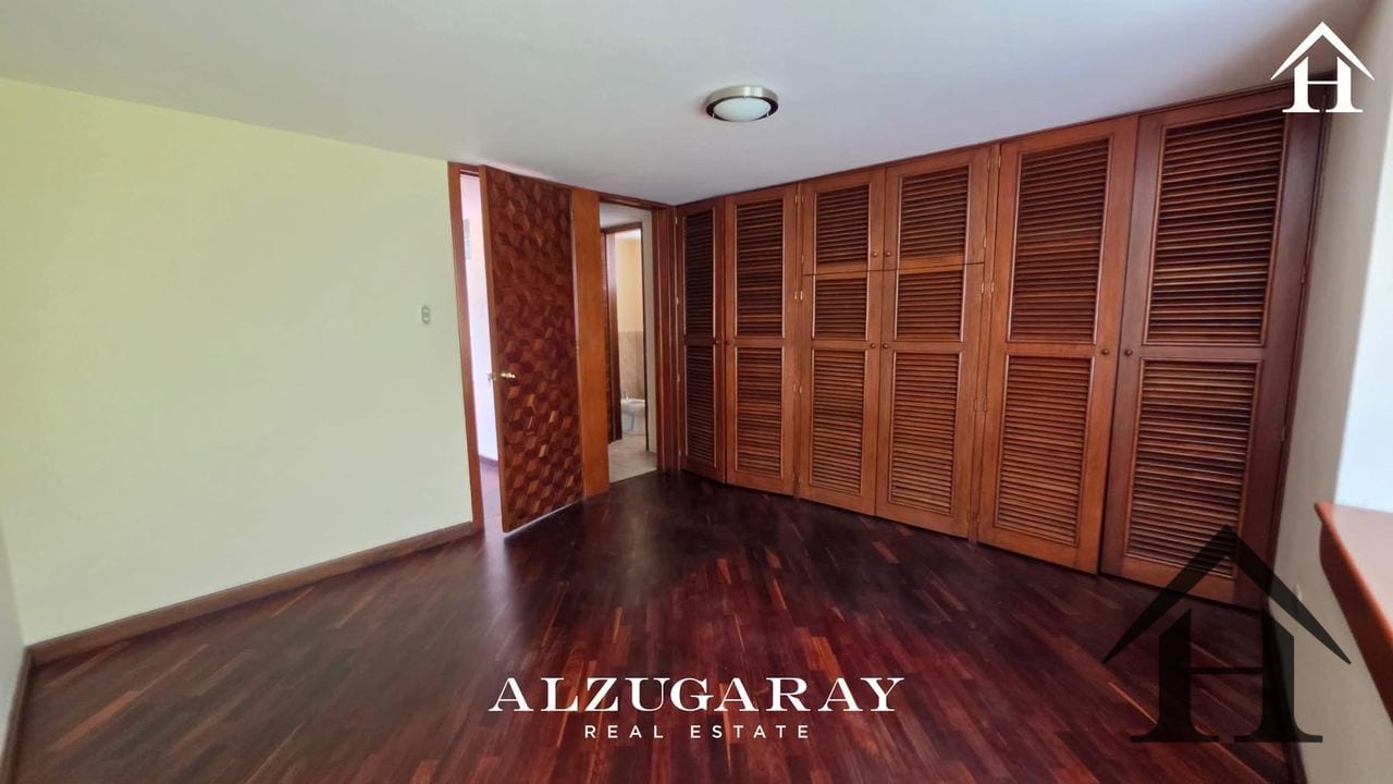 Casa amplia Cond atras diagonal 6, zona 10 — Casa en Venta en Zona 10, Guatemala, Ciudad — foto 7 de 10