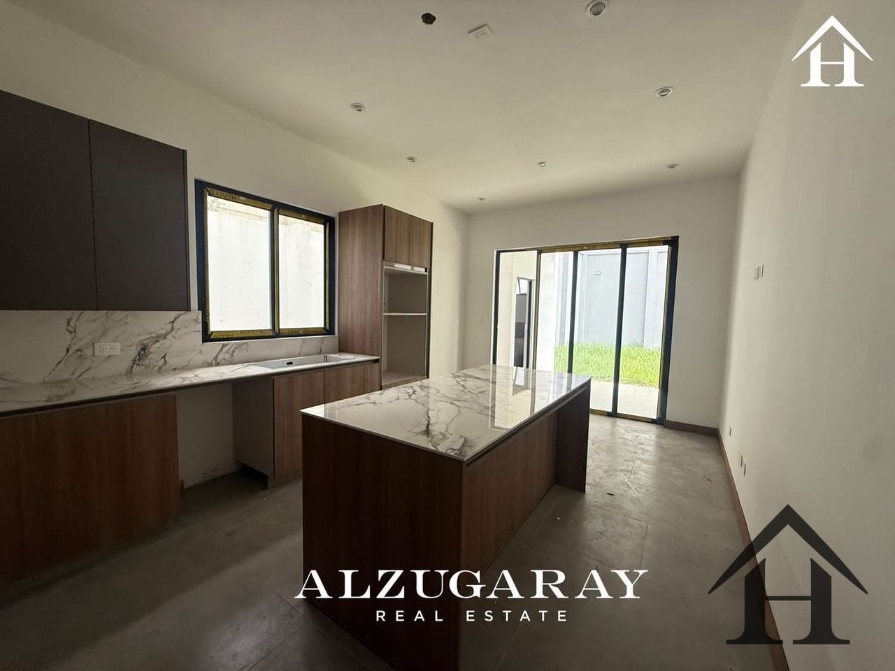 Casa minimalista para estrenar Cond Santa Rosalía — Casa en Venta en Santa Rosalia La Laguna, Carretera a El Salvador, Guatemala, Ciudad — foto 5 de 13