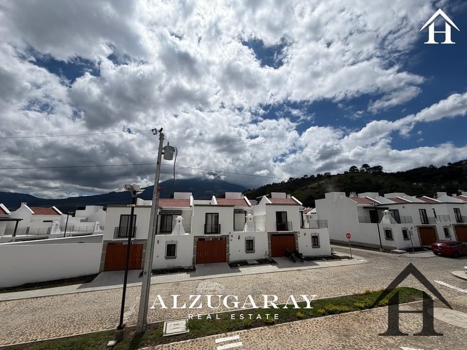Casa semi amueblada Condominio Paseo San Lorenzo — Casa en Alquiler en Antigua, Sacatepéquez — foto 2 de 13