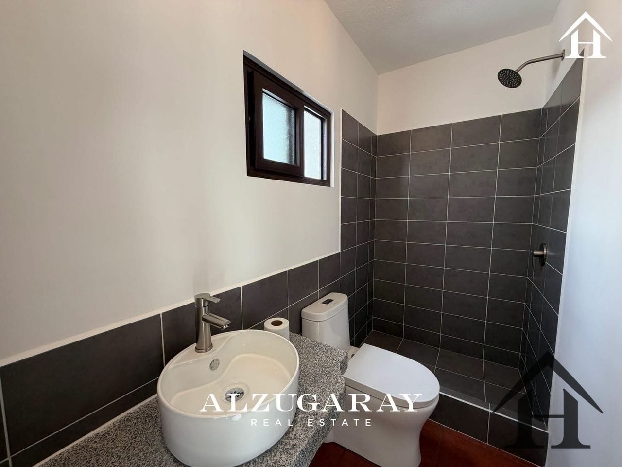 Casa semi amueblada Condominio Paseo San Lorenzo — Casa en Alquiler en Antigua, Sacatepéquez — foto 12 de 13