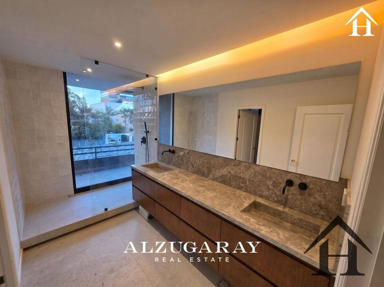 Apartamento elegante en edificio exclusivo zona 14 — Apartamento en Venta en L'Excellence, Zona 14, Guatemala, Ciudad — foto 5 de 5