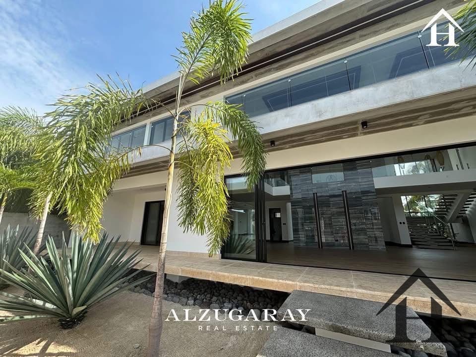 Casa espectacular amueblada y equipada en Marina del Sur — Casa vacacional en Venta en Juan Gaviota Marina del Sur, Puerto San José, Escuintla — foto 3 de 11