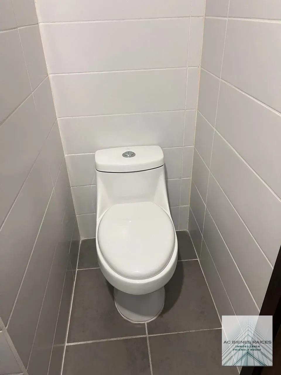 NORA REFORMADOR oficina en venta — Oficina en Venta en Zona 9, Guatemala, Ciudad — foto 6 de 7