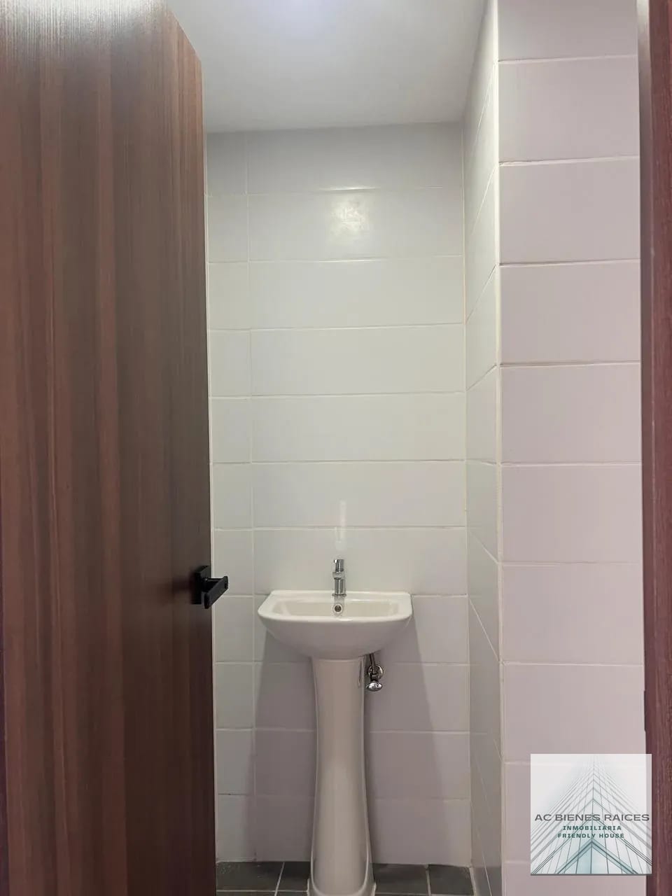NORA REFORMADOR oficina en venta — Oficina en Venta en Zona 9, Guatemala, Ciudad — foto 7 de 7
