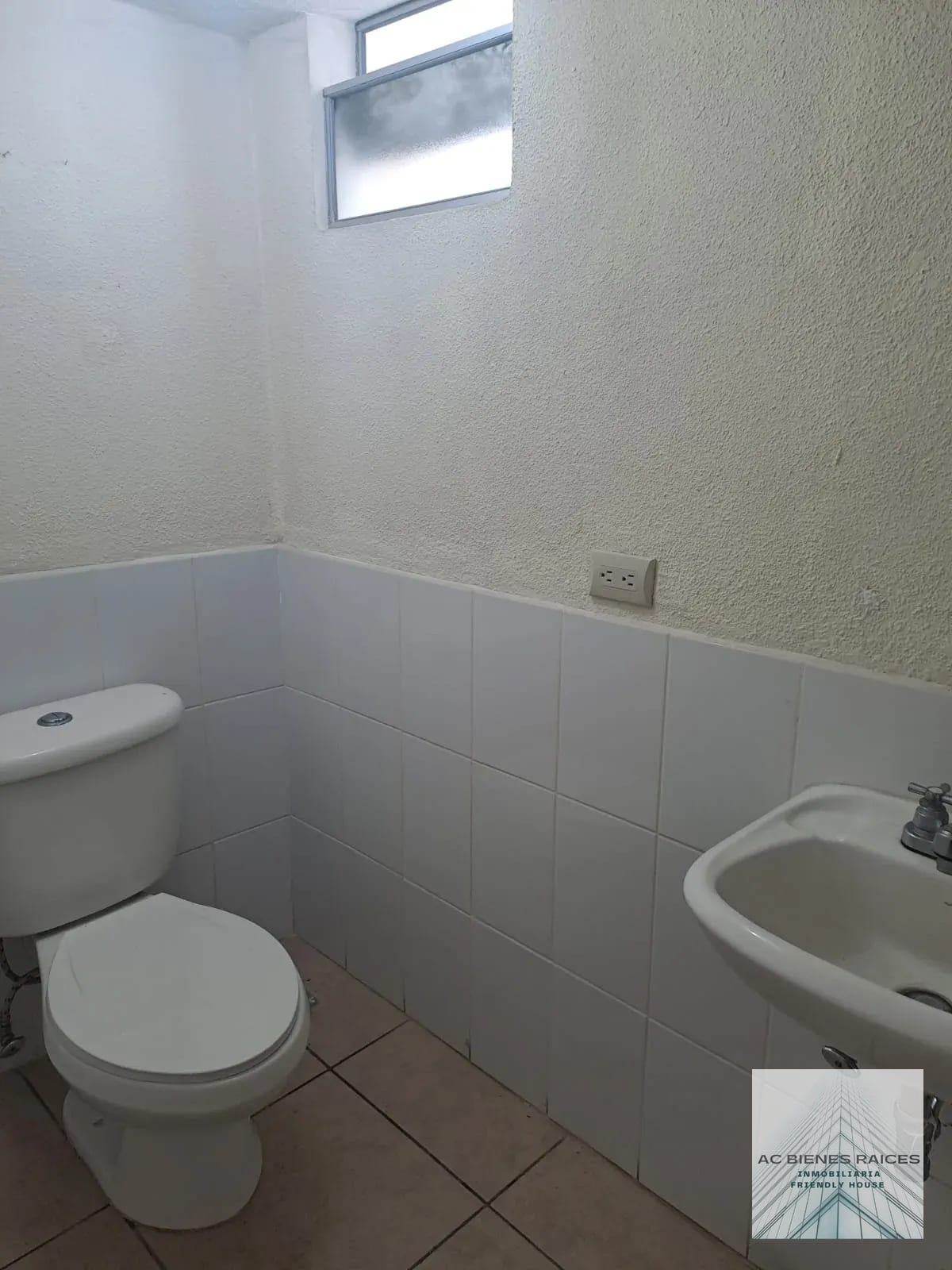 Casa en renta Villas del Pinar Km. 19.5 CES — Casa en Alquiler en Carretera a El Salvador, Guatemala, Ciudad — foto 3 de 15