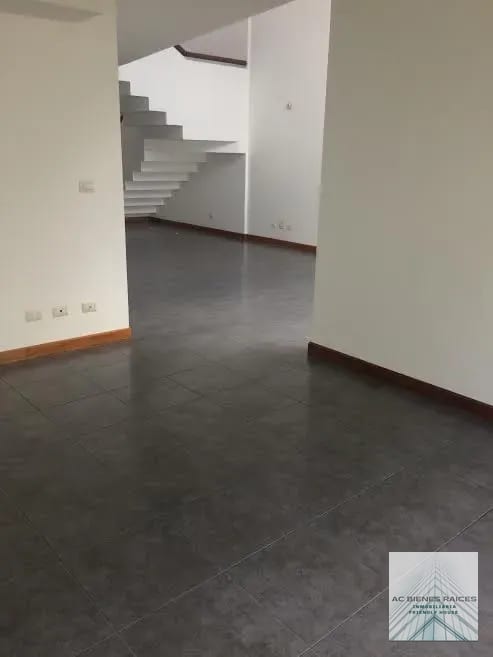 Renta Casa en Campos de San Isidro zona 16 — Casa en Alquiler en Campos de San Isidro, Zona 16, Guatemala, Ciudad — foto 4 de 12