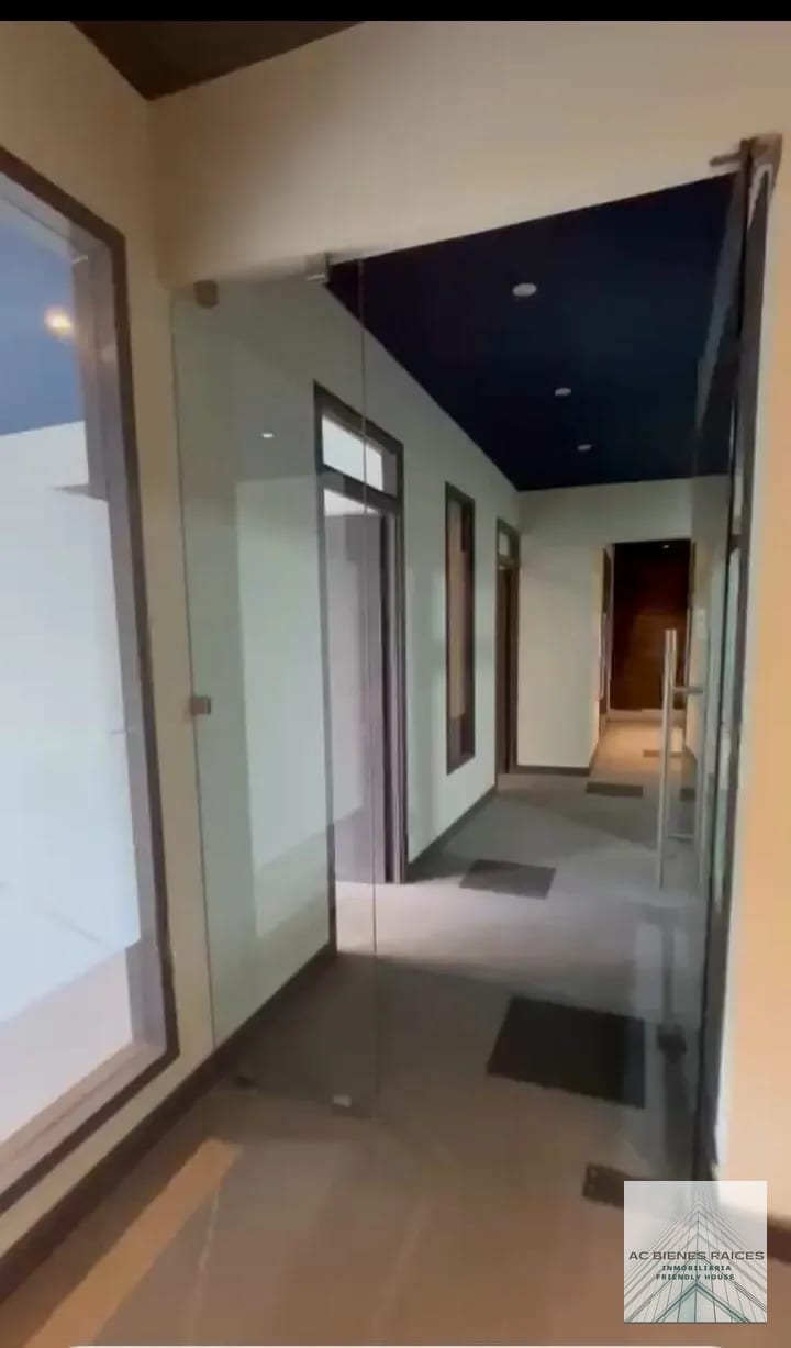 Oficina en Torre Pradera — Oficina en Alquiler en Zona 10, Guatemala, Ciudad — foto 2 de 12