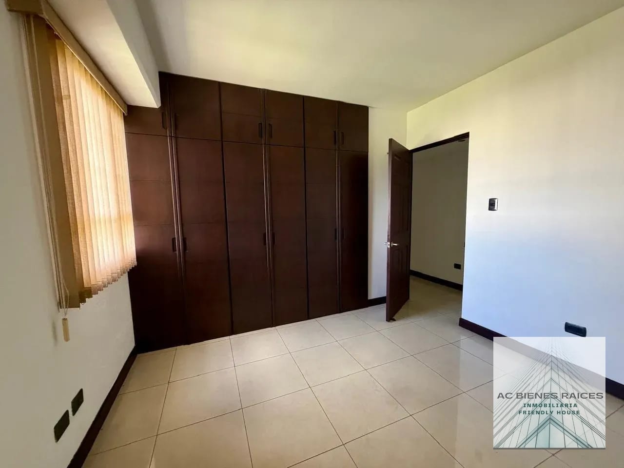 Villas de San Isidro zona 16 apto 3 habitaciones — Apartamento en Alquiler en Villas de San Isidro, Zona 16, Guatemala, Ciudad — foto 7 de 13