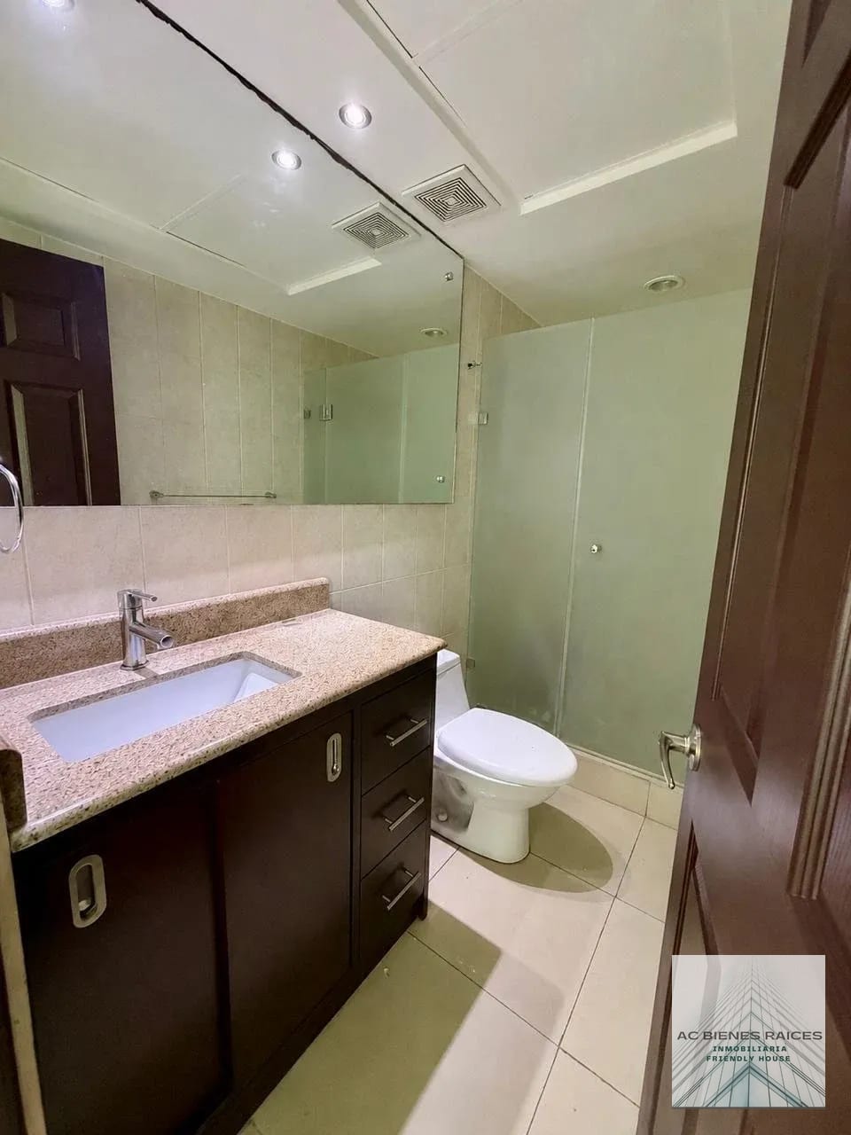 Villas de San Isidro zona 16 apto 3 habitaciones — Apartamento en Alquiler en Villas de San Isidro, Zona 16, Guatemala, Ciudad — foto 10 de 13