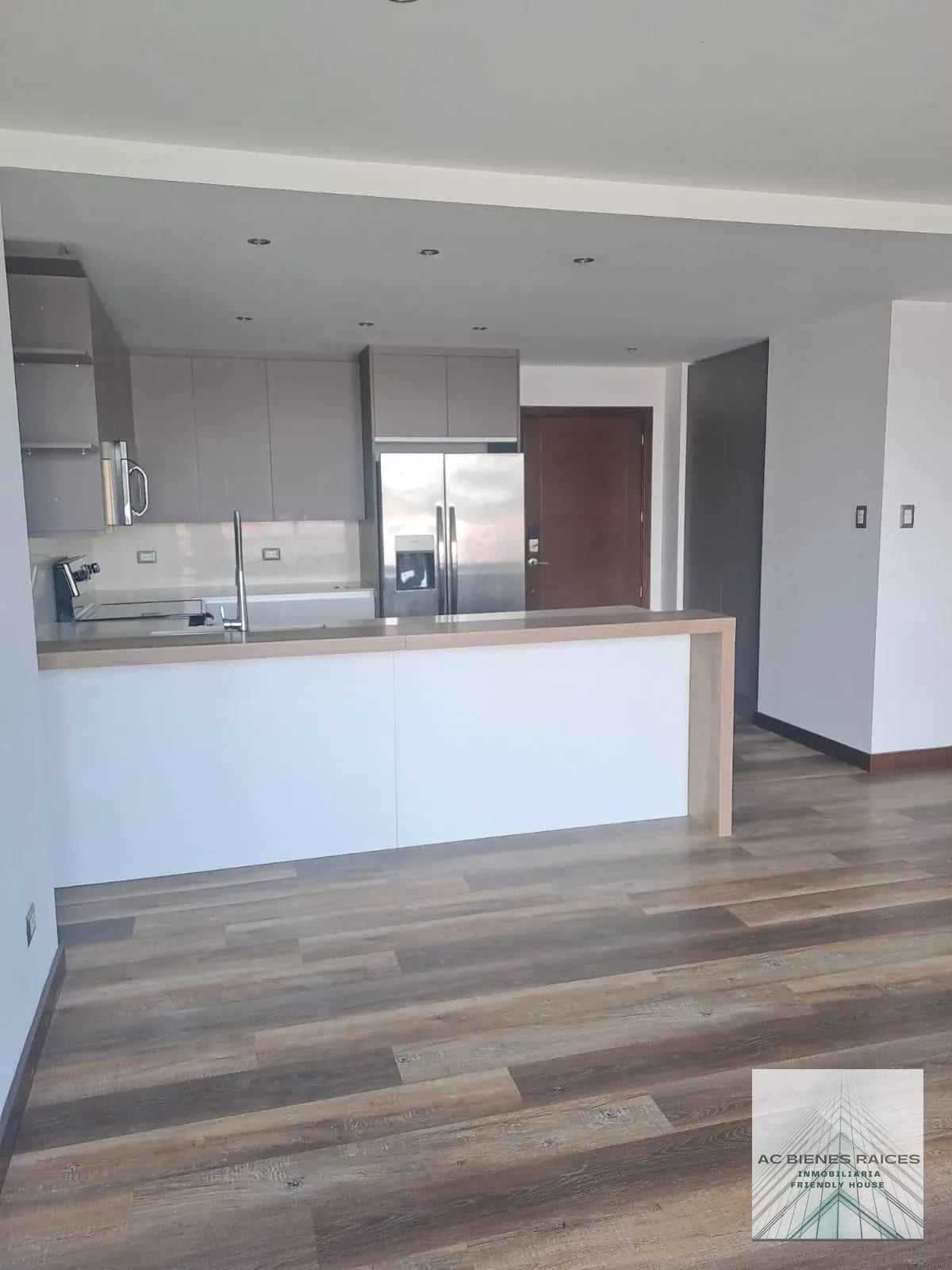 Apartamento de 3 hab en zona 10 — Apartamento en Alquiler en Zona 10, Guatemala, Ciudad — foto 1 de 17