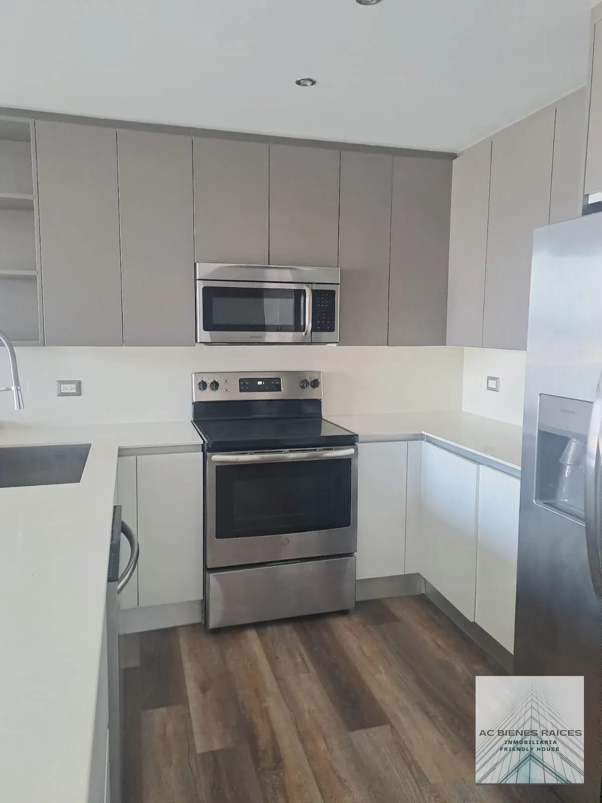 Apartamento de 3 hab en zona 10 — Apartamento en Alquiler en Zona 10, Guatemala, Ciudad — foto 3 de 17