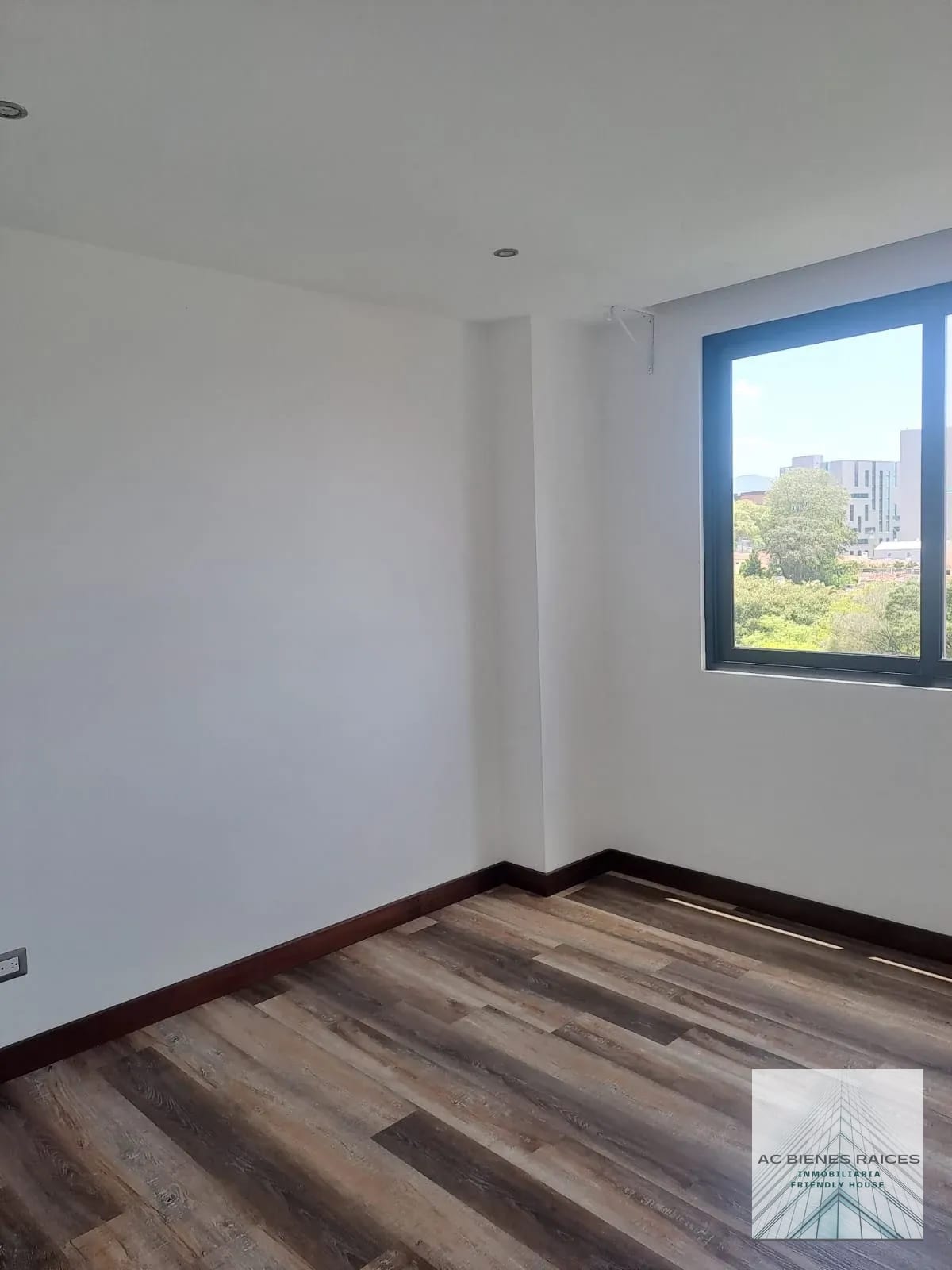 Apartamento de 3 hab en zona 10 — Apartamento en Alquiler en Zona 10, Guatemala, Ciudad — foto 5 de 17