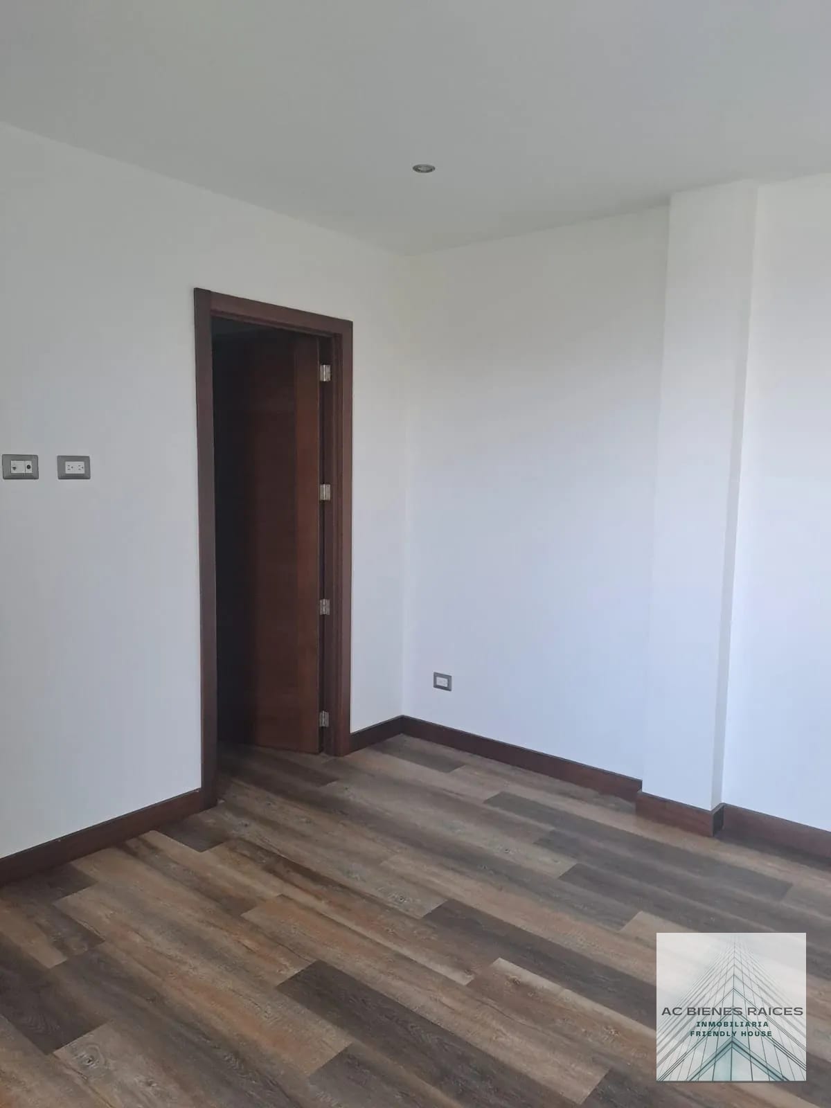 Apartamento de 3 hab en zona 10 — Apartamento en Alquiler en Zona 10, Guatemala, Ciudad — foto 8 de 17