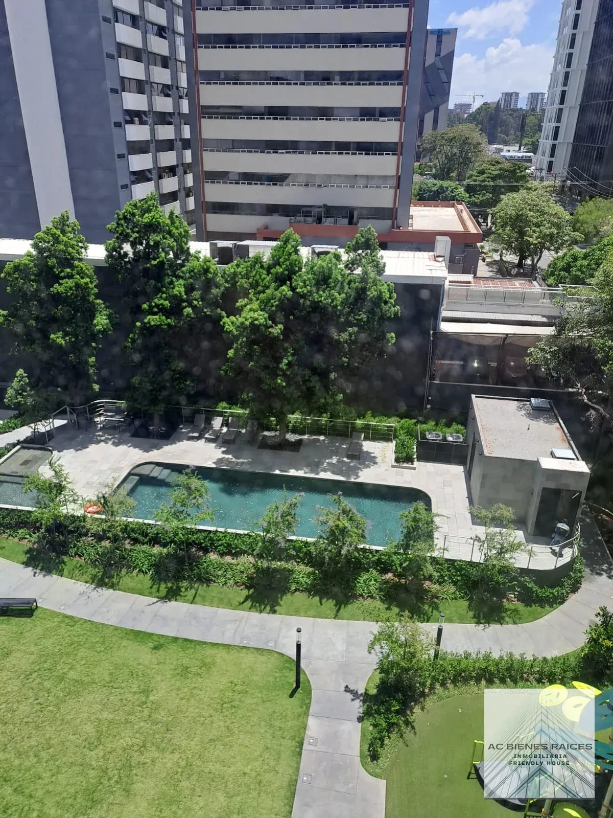 Ferre 10 Renta — Apartamento en Alquiler en Ferré Diez, Zona 10, Guatemala, Ciudad — foto 11 de 17