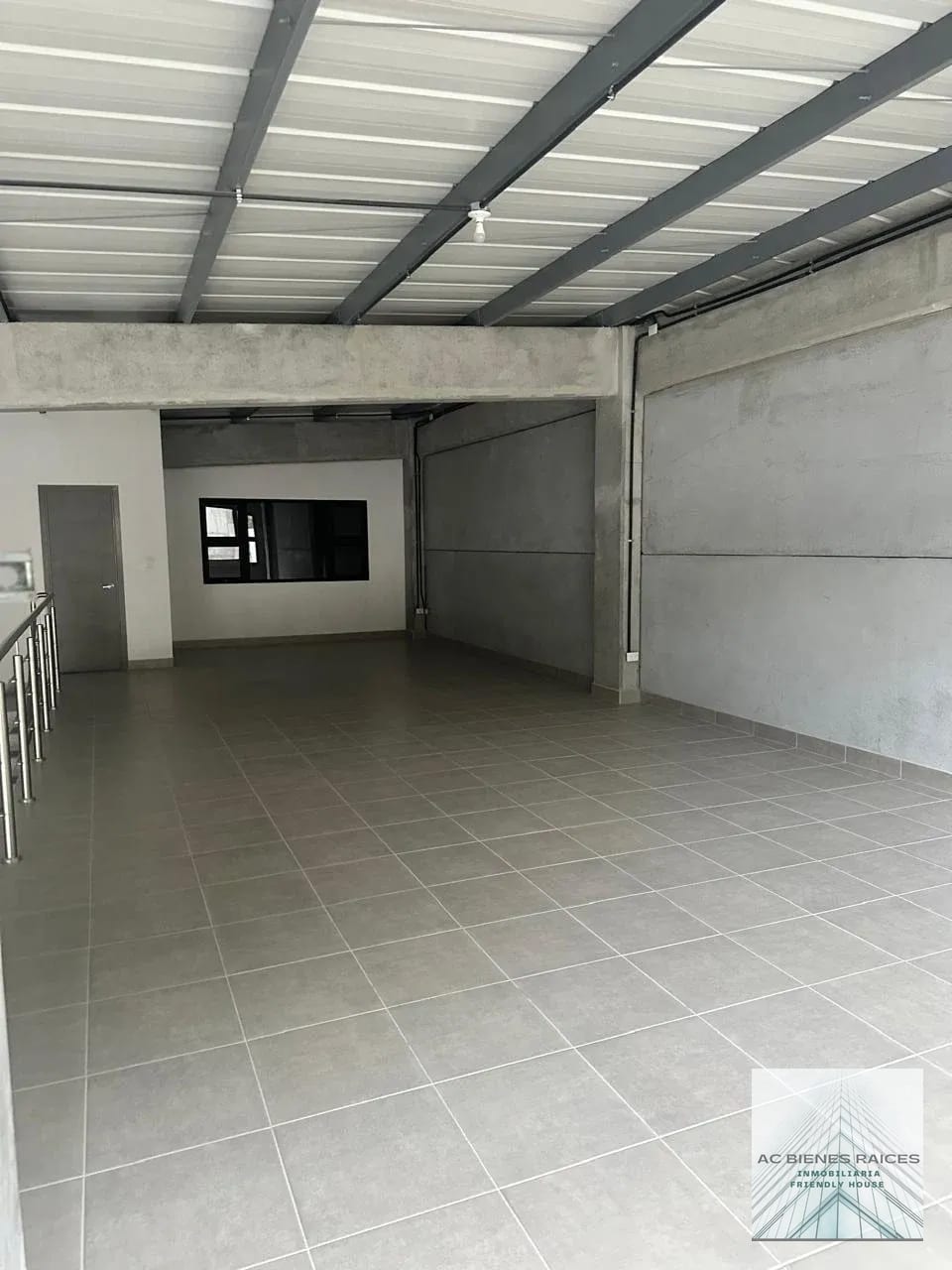 Bodega en renta zona 17 — Bodega / Ofibodega en Alquiler en Zona 17, Guatemala, Ciudad — foto 1 de 7