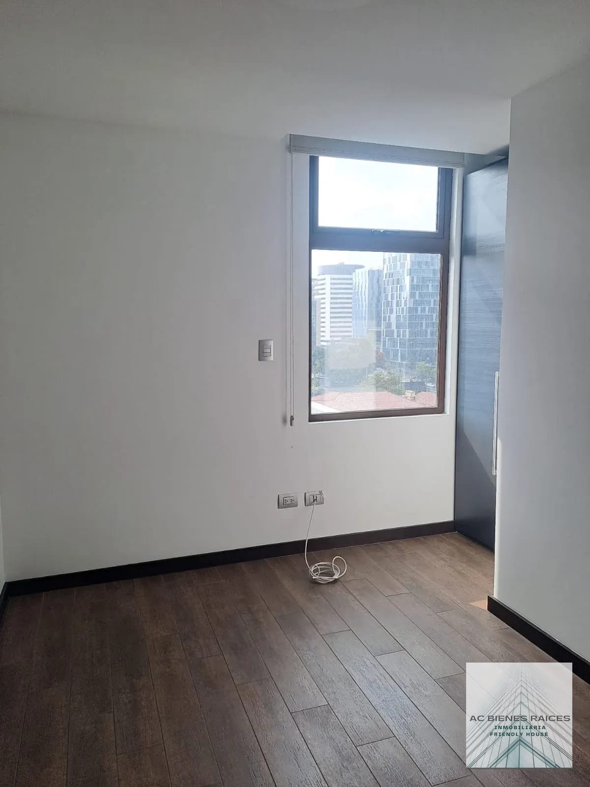 Renta apto 2 habitación en pleno corazón de zona viva zona 10 — Apartamento en Alquiler en Urbana, Zona 10, Guatemala, Ciudad — foto 7 de 12
