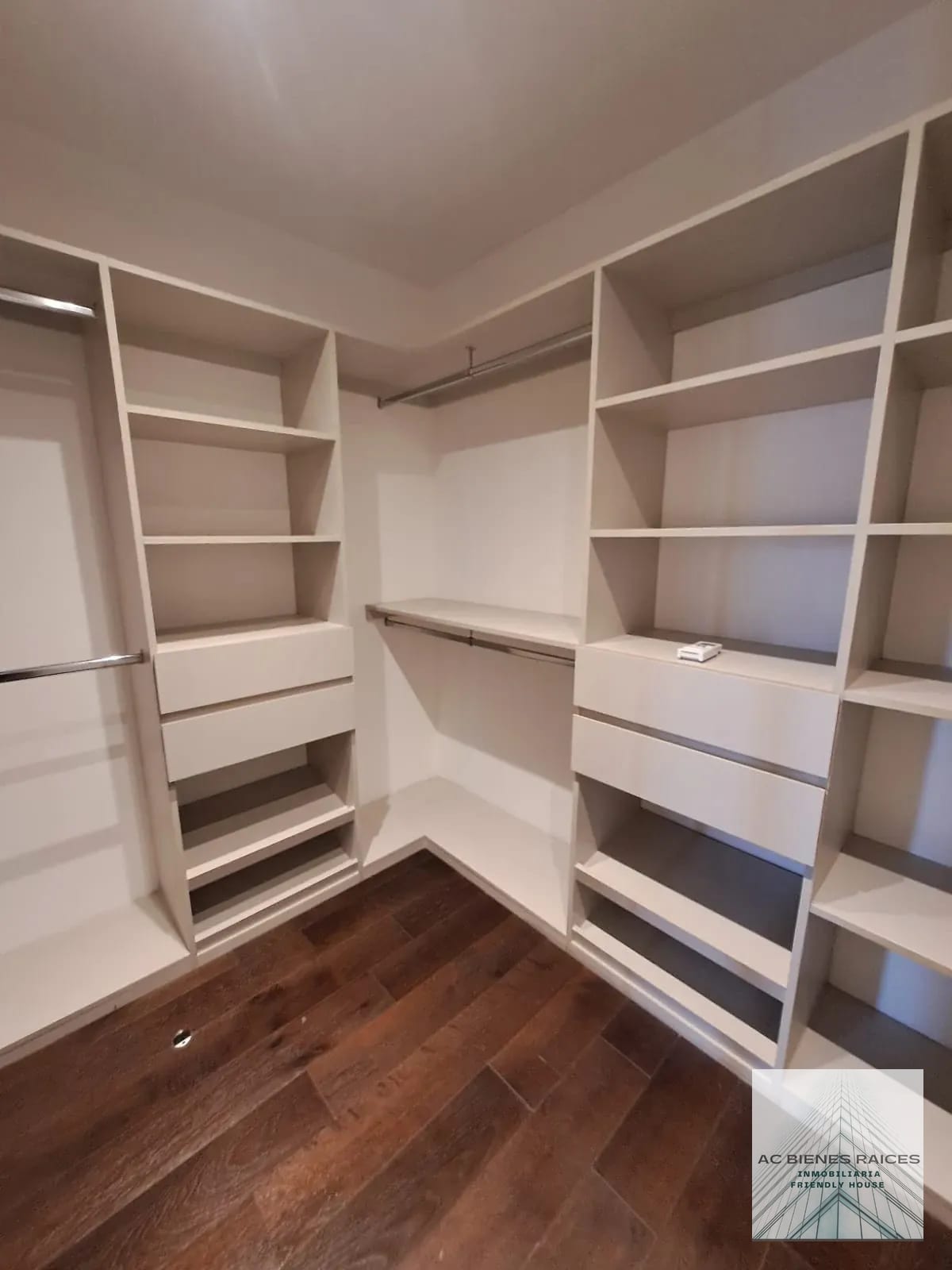 IKONIA ideal Diplomáticos, extranjeros, ejecutivos — Apartamento en Alquiler en Ikonia, Zona 14, Guatemala, Ciudad — foto 11 de 17