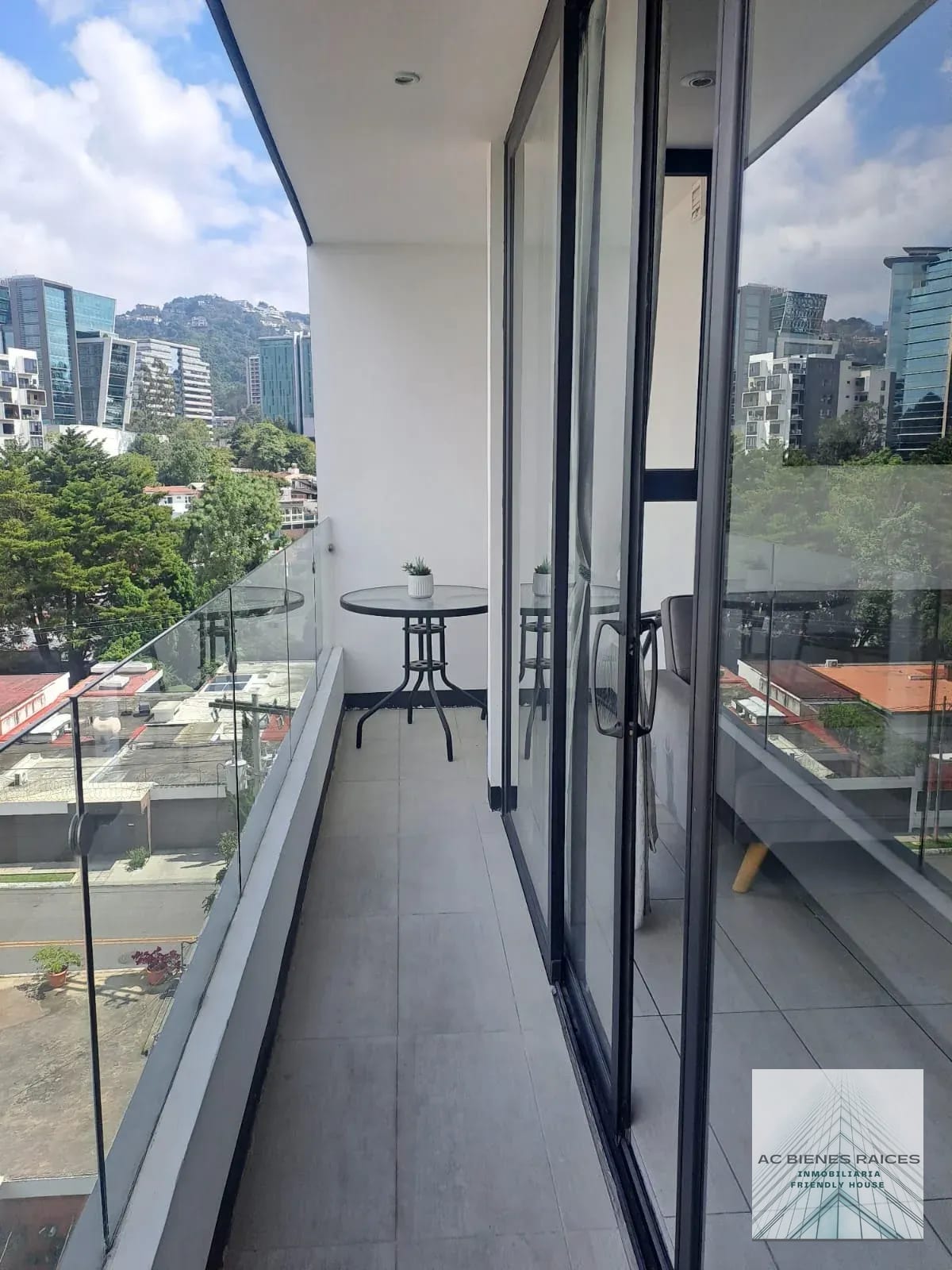 Venta o renta apto amueblado zona 15 dentro de garita — Apartamento en Venta en Zona 15, Guatemala, Ciudad — foto 4 de 14