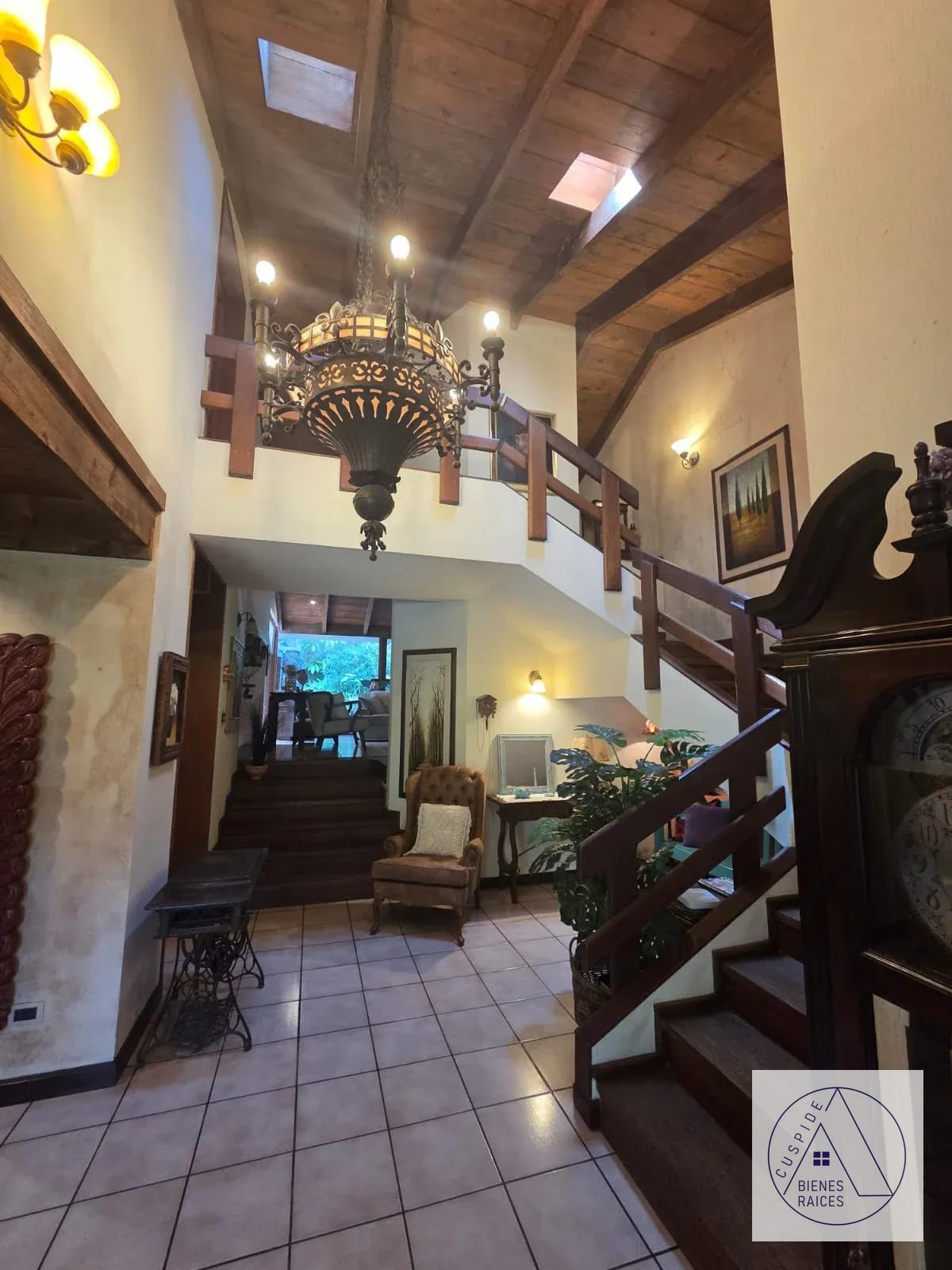 Santa Catarina Pinula Residenciales Las Cruz se vende Casa de lujo — Casa en Venta en Las Tinajas, Santa Catarina Pinula, Guatemala, Ciudad — foto 1 de 10