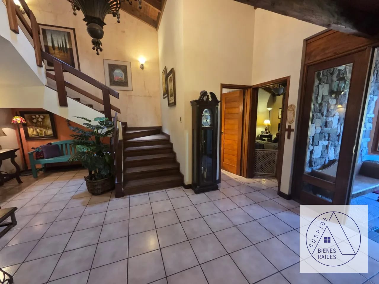 Santa Catarina Pinula Residenciales Las Cruz se vende Casa de lujo — Casa en Venta en Las Tinajas, Santa Catarina Pinula, Guatemala, Ciudad — foto 6 de 10