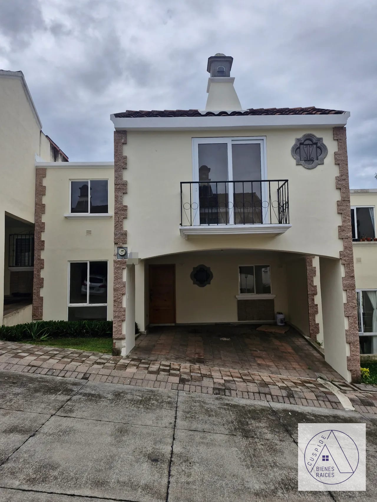 Carr. Salvador x Olmeca Cañadas de Arrazola x Colegio SEK Casa Grande — Casa en Venta en Cañadas de Arrazola, Carretera a El Salvador, Guatemala, Ciudad — foto 1 de 9