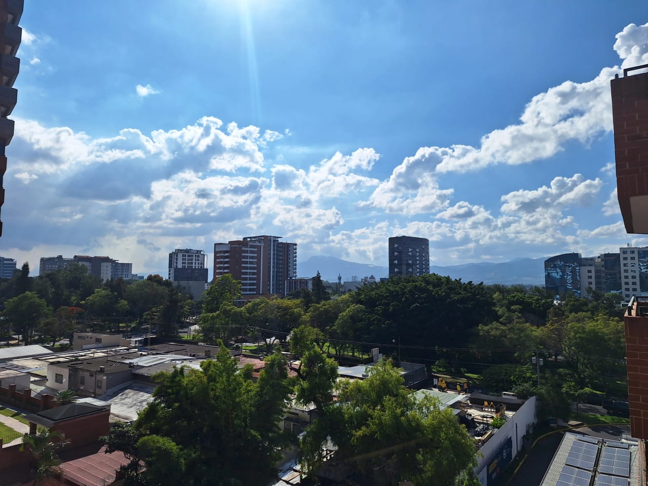 Apartamento en Alquiler Torre Condesa Z 14 — Apartamento en Alquiler en Zona 14, Guatemala, Ciudad — foto 2 de 17