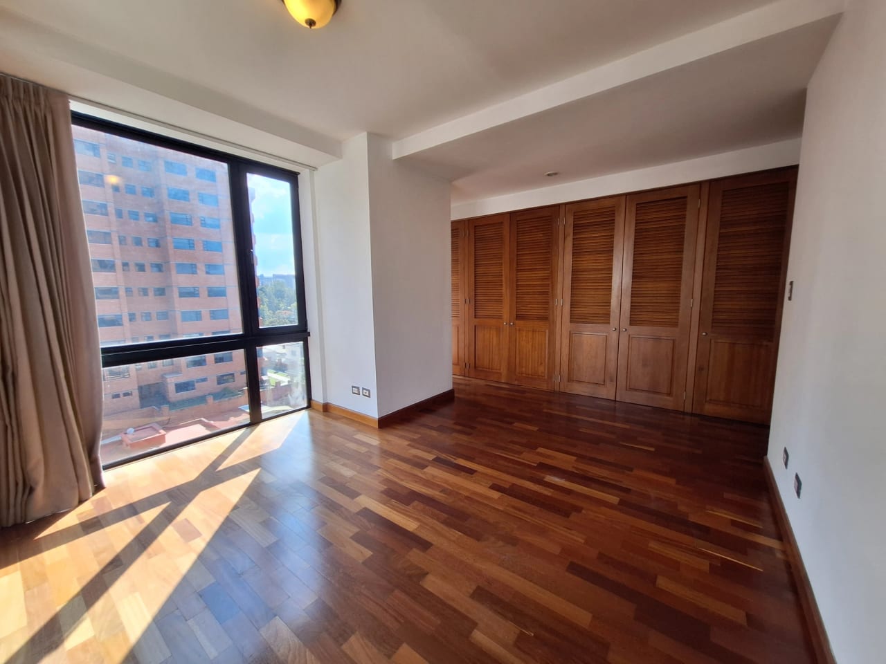 Apartamento en Alquiler Torre Condesa Z 14 — Apartamento en Alquiler en Zona 14, Guatemala, Ciudad — foto 11 de 17