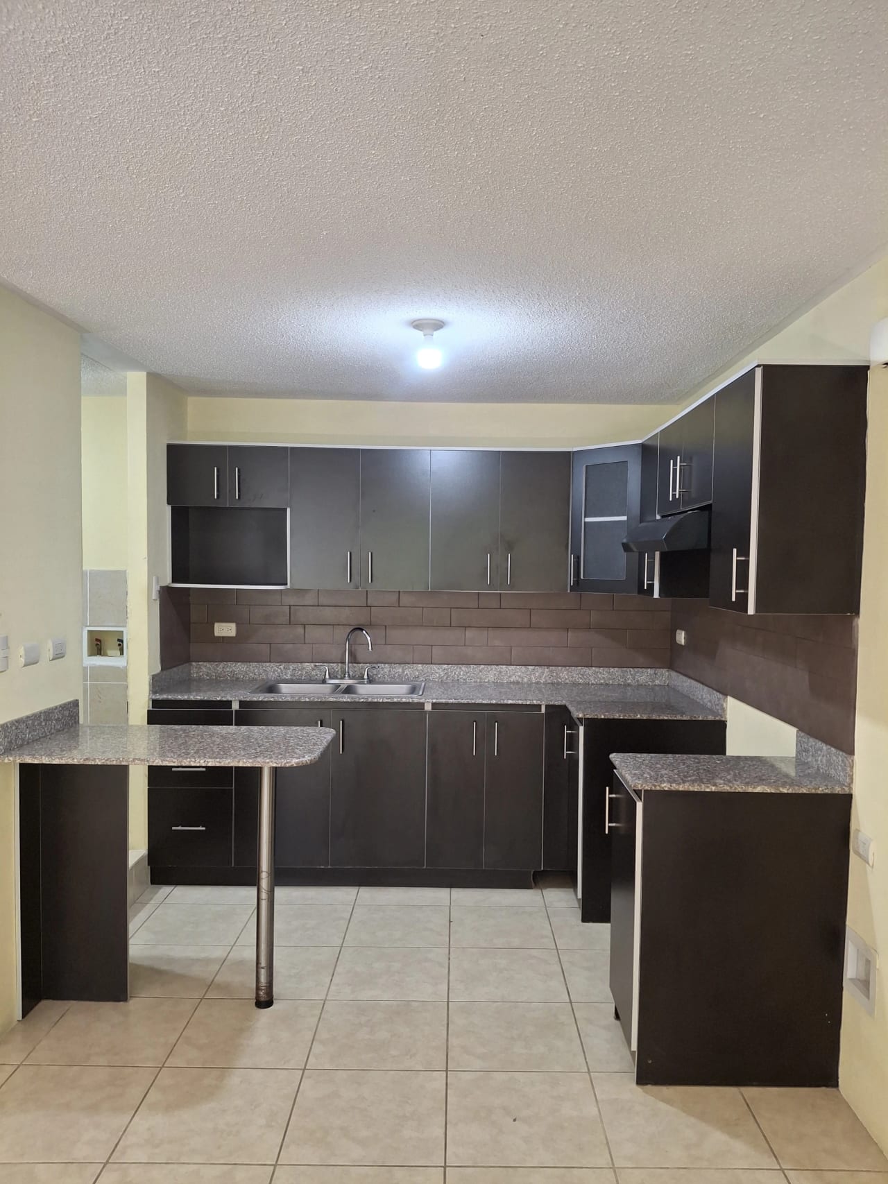Pasaje Español KM 16 Carr a el Salvador Primer Nivel 2 Habs 2 Baños — Apartamento en Alquiler en Pasaje Español, Carretera a El Salvador, Guatemala, Ciudad — foto 5 de 13