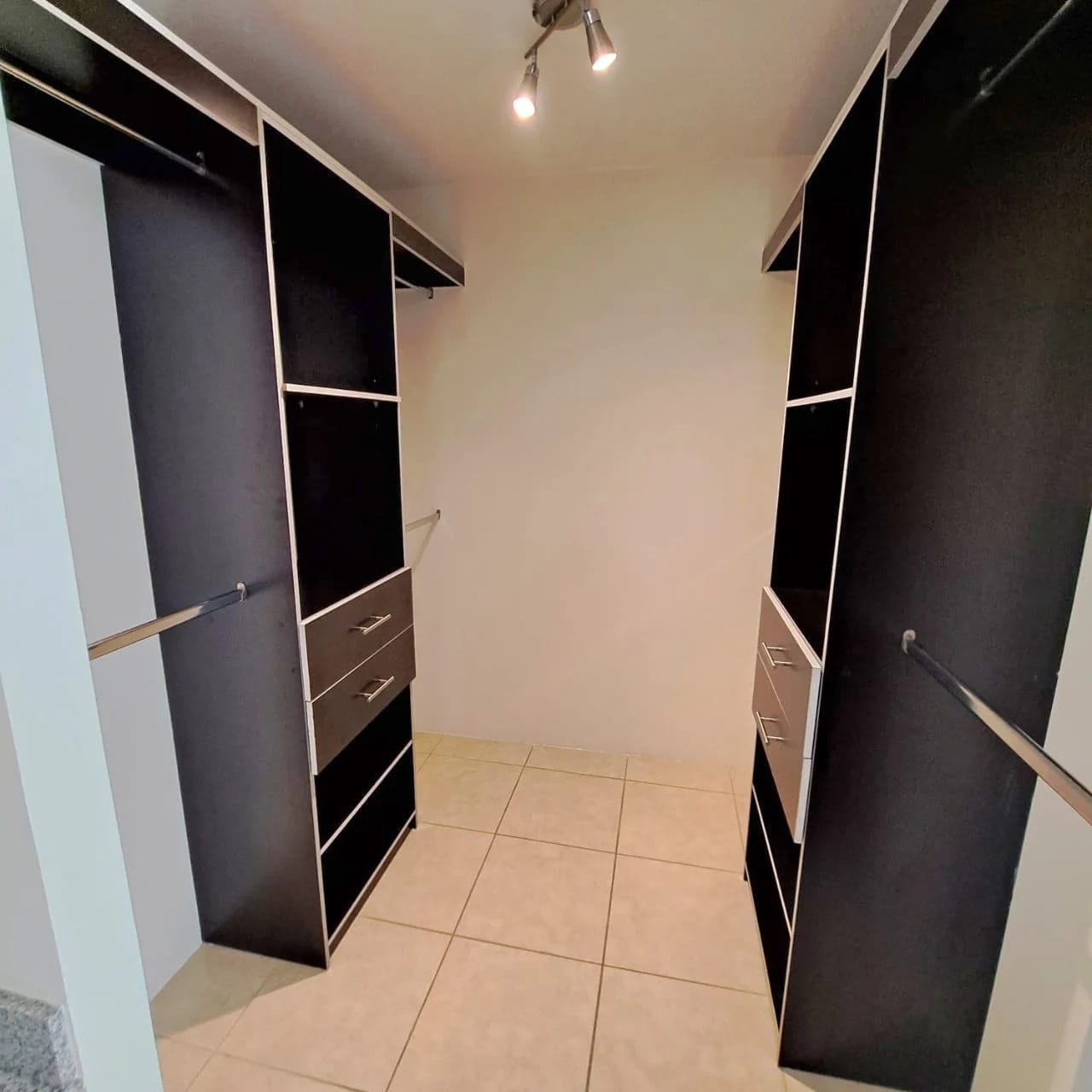 Pasaje Español KM 16 Carr a el Salvador Primer Nivel 2 Habs 2 Baños — Apartamento en Alquiler en Pasaje Español, Carretera a El Salvador, Guatemala, Ciudad — foto 8 de 13