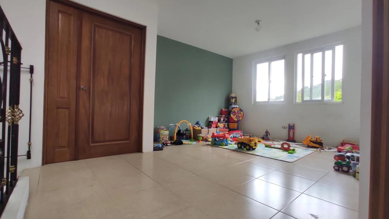 Casa Tres Niveles con Amplio Jardin KM.22 Carr a el Salvador — Casa en Venta en Carretera a El Salvador, Guatemala, Ciudad — foto 4 de 15