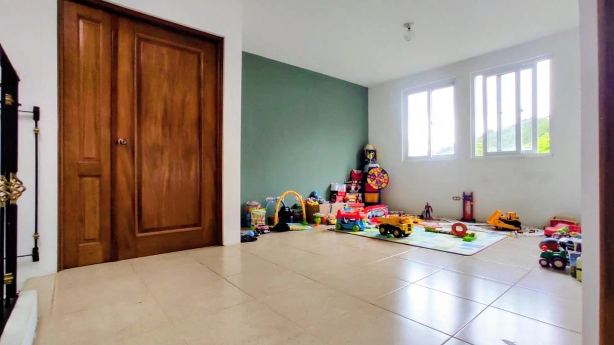 Casa Tres Niveles con Amplio Jardin KM.22 Carr a el Salvador — Casa en Venta en Carretera a El Salvador, Guatemala, Ciudad — foto 7 de 15