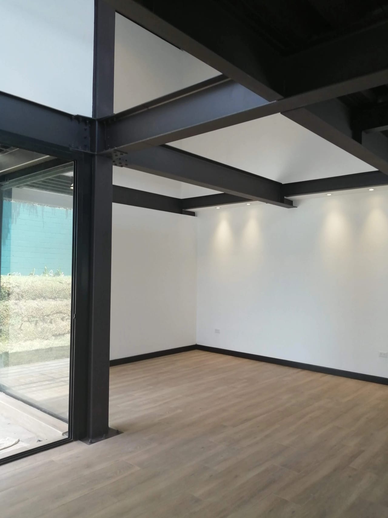 Casa Moderna Tipo Loft KM 19.5 a Fraijanes Marias del Sol — Casa en Alquiler en Marias del Sol, Carretera a El Salvador, Guatemala, Ciudad — foto 12 de 16