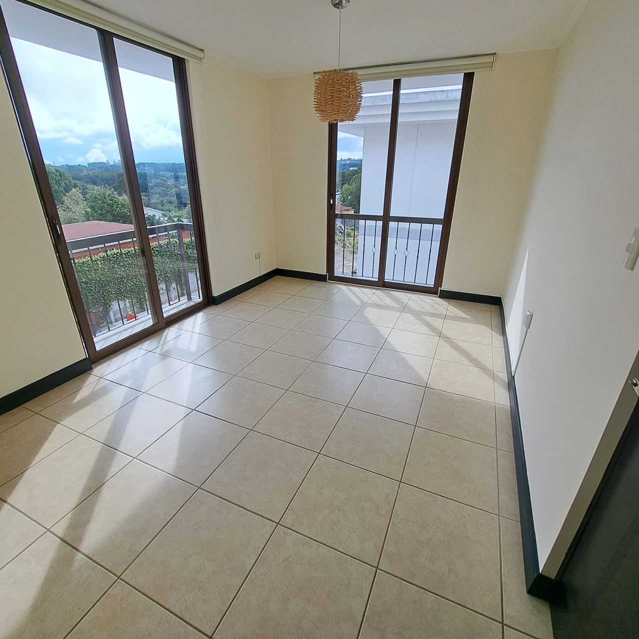 Pasaje Español KM 16 Carr el Salvador Linda Vista Volcanes — Apartamento en Alquiler en Pasaje Español, Carretera a El Salvador, Guatemala, Ciudad — foto 1 de 15