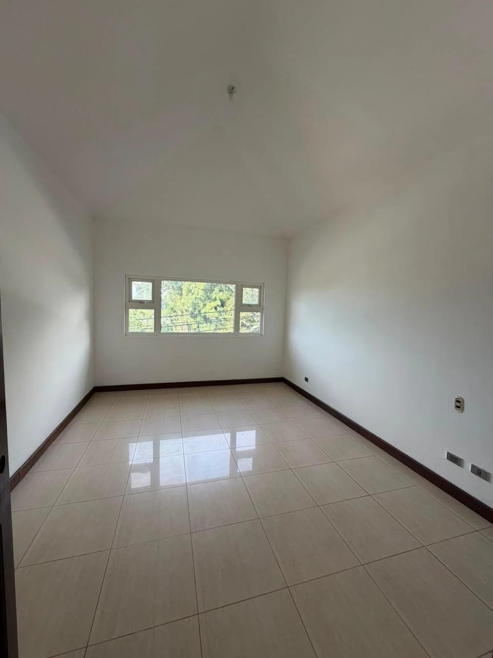 Casa Remodelada 4 Doems C/u con Baño KM.17 Carr a el Salvador Arrazola — Casa en Alquiler en Arrazola III, Carretera a El Salvador, Guatemala, Ciudad — foto 13 de 17