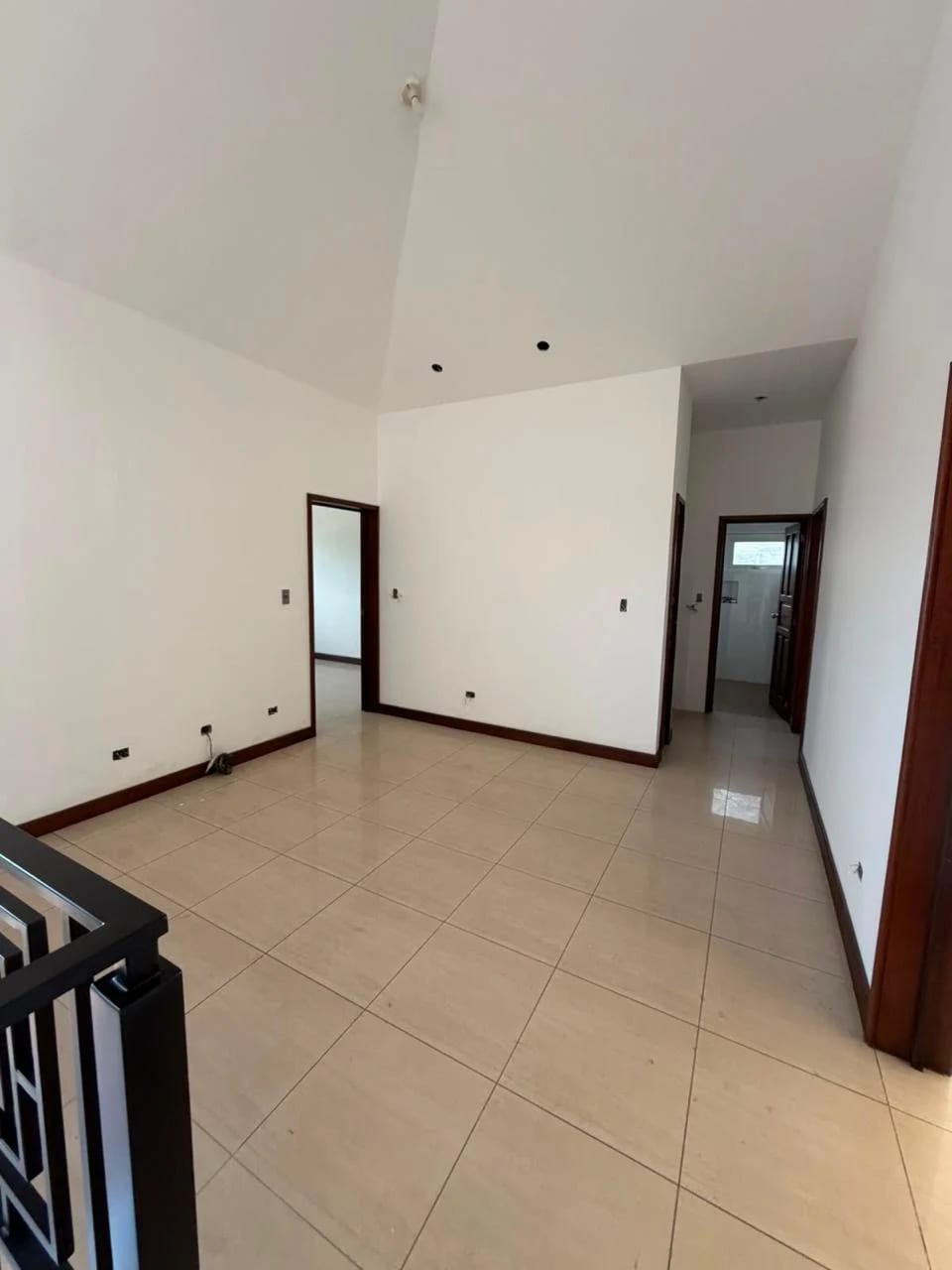 Casa Grande 4 Dorms Amplio Jardin KM 17 Arrazola 3 — Casa en Venta en Arrazola III, Carretera a El Salvador, Guatemala, Ciudad — foto 17 de 17