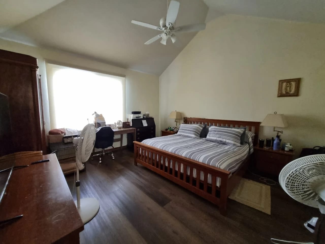 Entreverdes KM 20 Carr a Fraijanes 3 N8VELES 4 Habs Amenidades — Casa en Alquiler en Entreverdes, Carretera a El Salvador, Guatemala, Ciudad — foto 4 de 9
