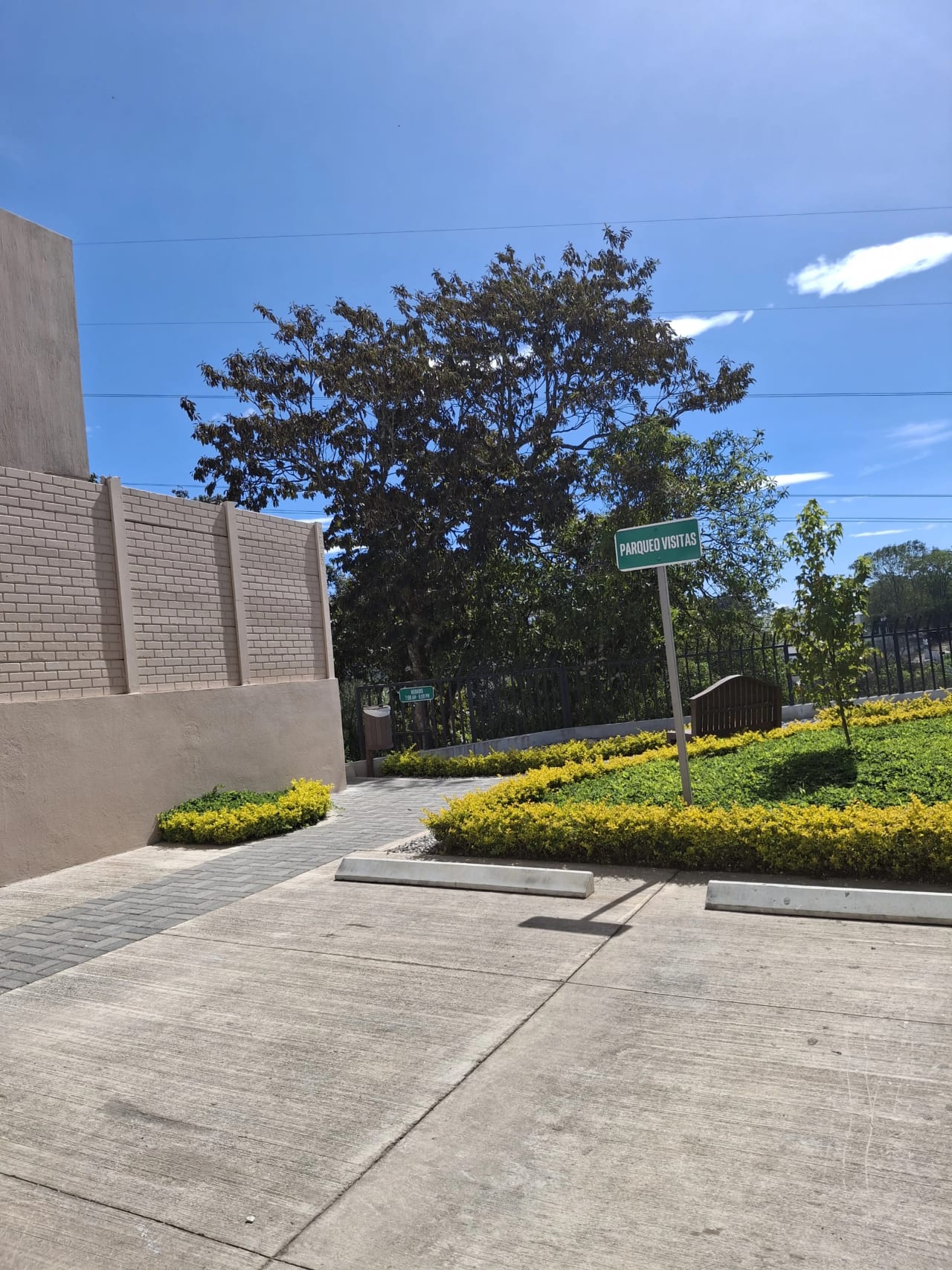 Altos de Village 2 Casa de las Grandes KM.25 Cruce a Sta Elena Barilla — Casa en Venta en Carretera a El Salvador, Guatemala, Ciudad — foto 4 de 15