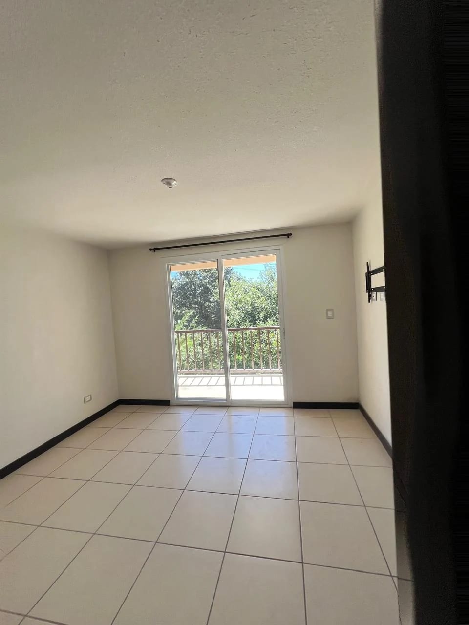 Altos de Village 2 Casa de las Grandes KM.25 Cruce a Sta Elena Barilla — Casa en Venta en Carretera a El Salvador, Guatemala, Ciudad — foto 7 de 15