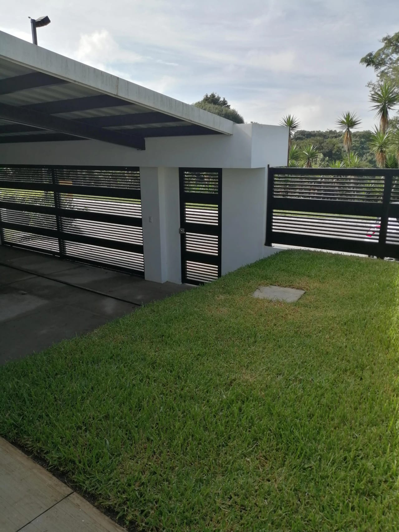Casa Moderna Tipo Loft KM 19 Carr a Fraijanes Marias del Sol — Casa en Alquiler en Marias del Sol, Carretera a El Salvador, Guatemala, Ciudad — foto 1 de 16